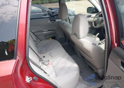 2010 Subaru Forester 2.5X Premium z USA, uszkodzony, nr VIN JF2SH6CC6AH776972